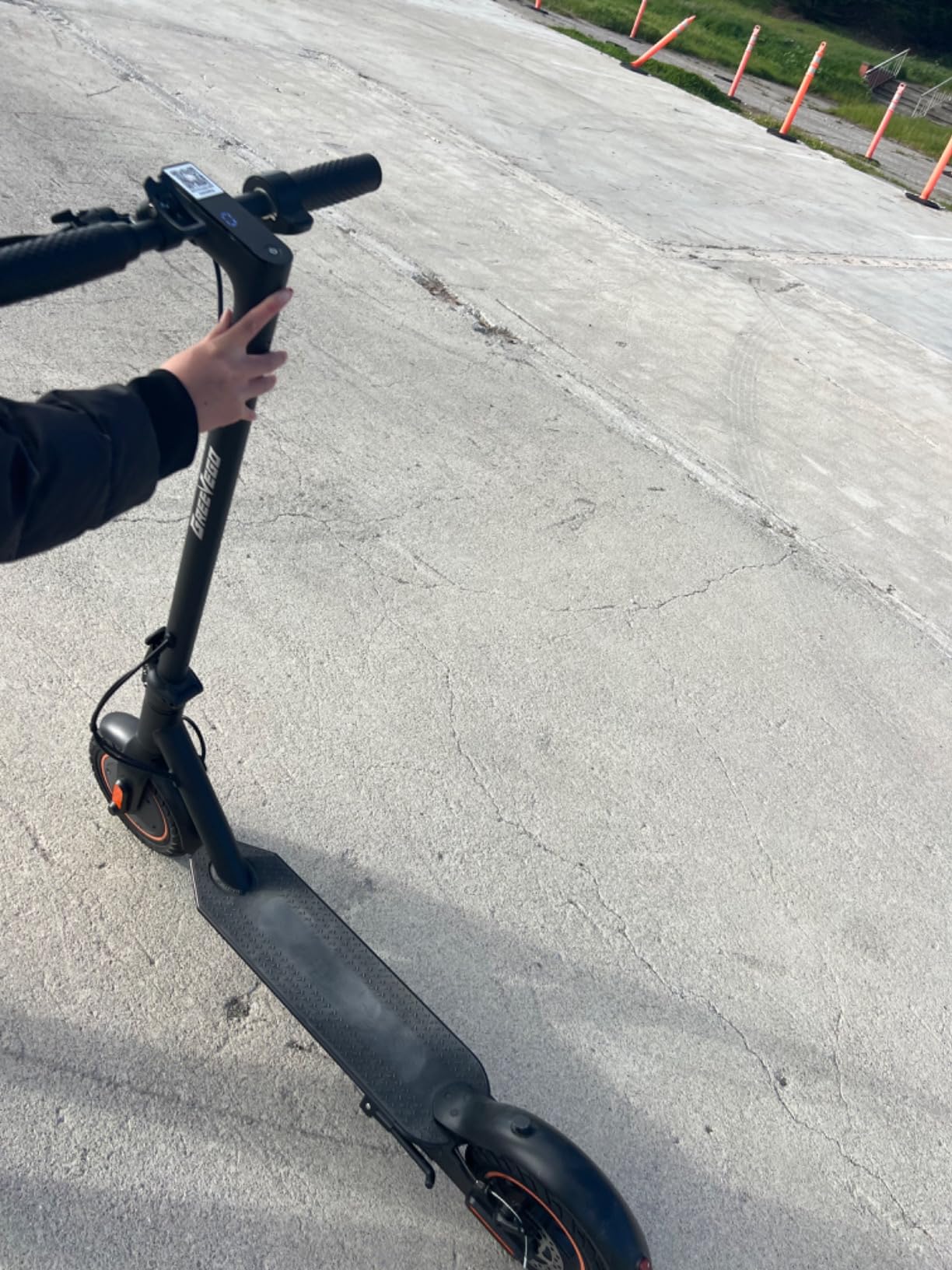 Greevego electric scooter rider photo 4